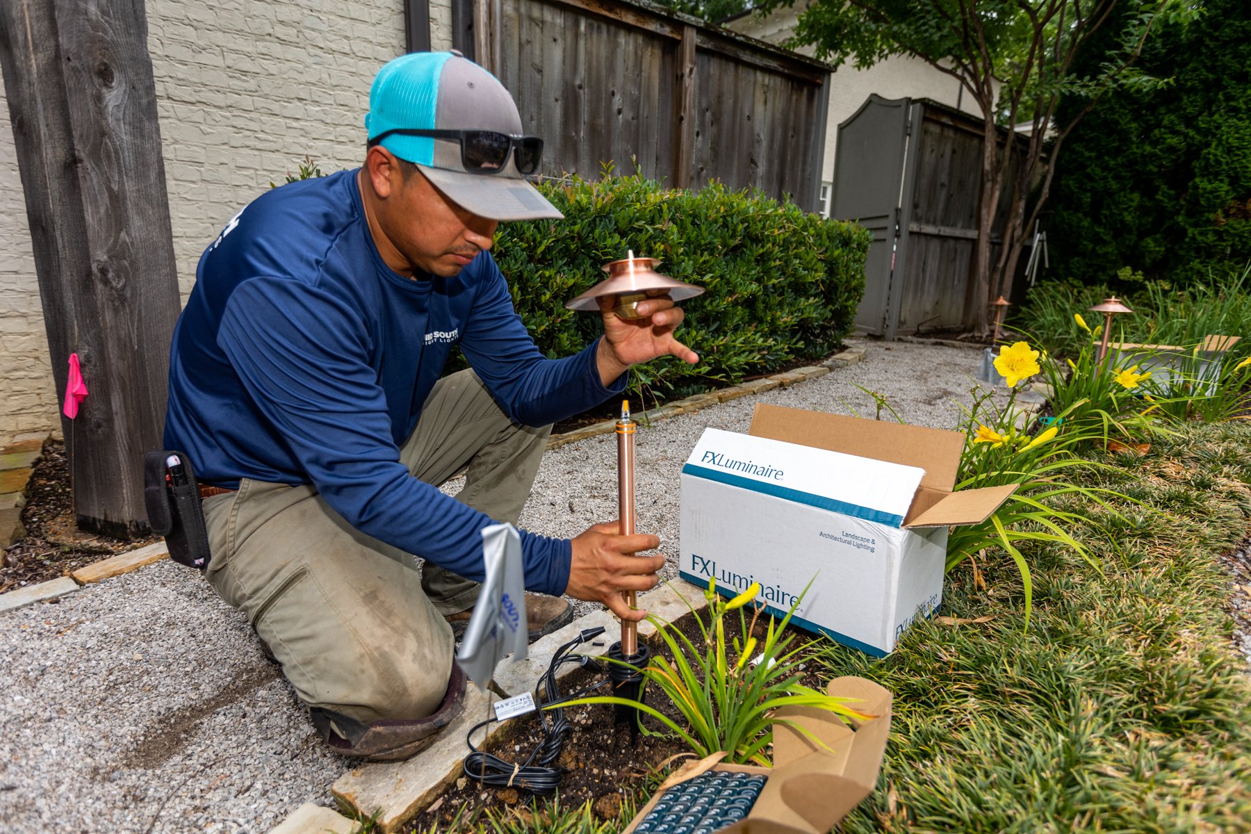 outdoor landscape lighting installation team 17