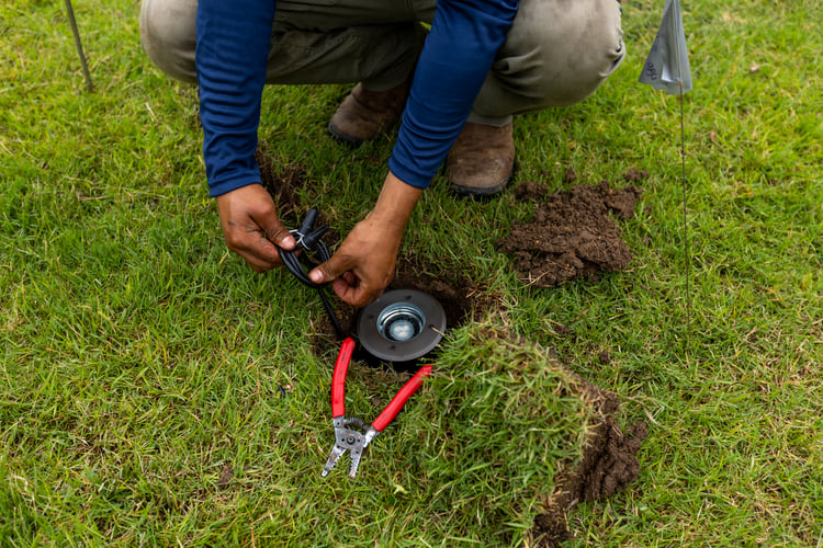 outdoor landscape lighting installation team 5